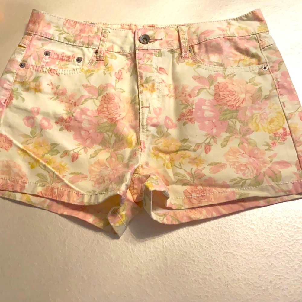 Size 11 dollhouse shorts like New